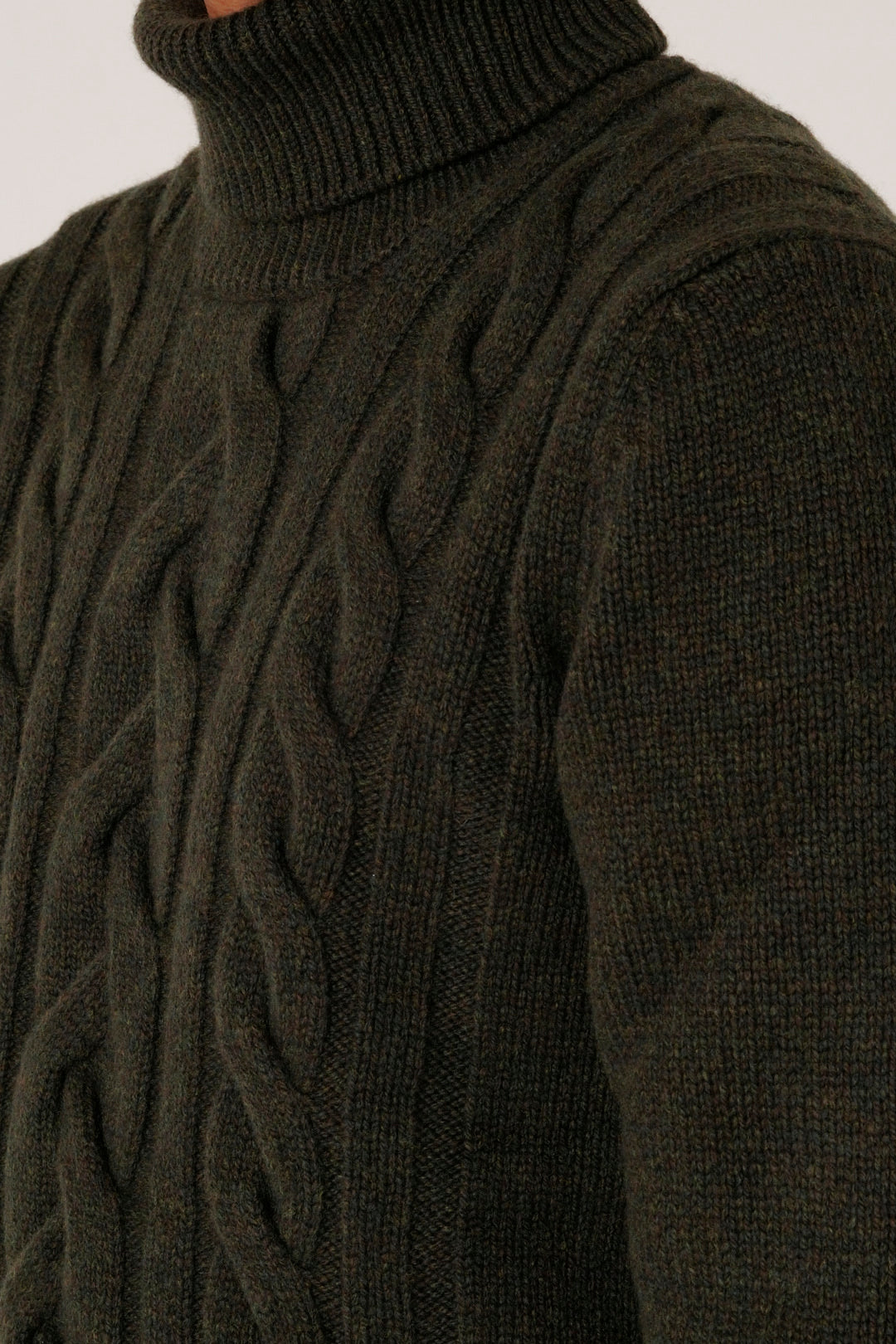 Dolcevita in lana a trecce