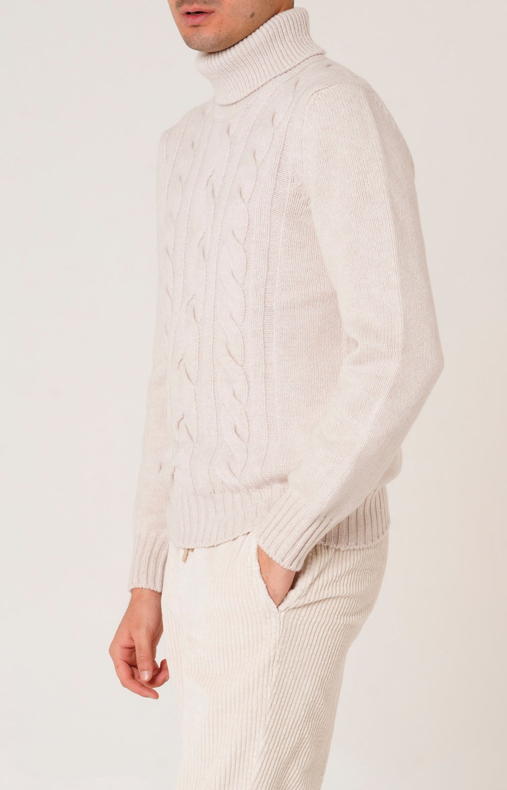 Dolcevita in lana a trecce