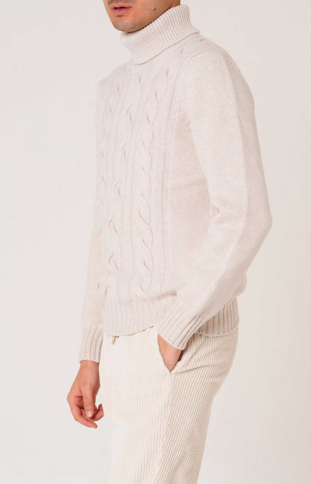 Dolcevita in lana a trecce