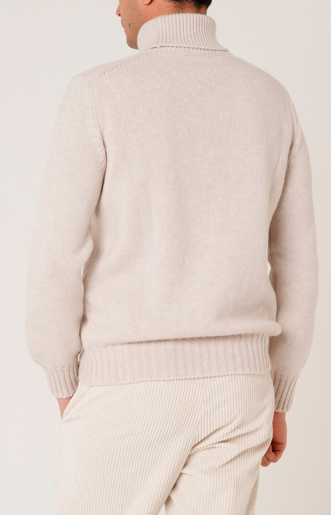 Dolcevita in lana a trecce