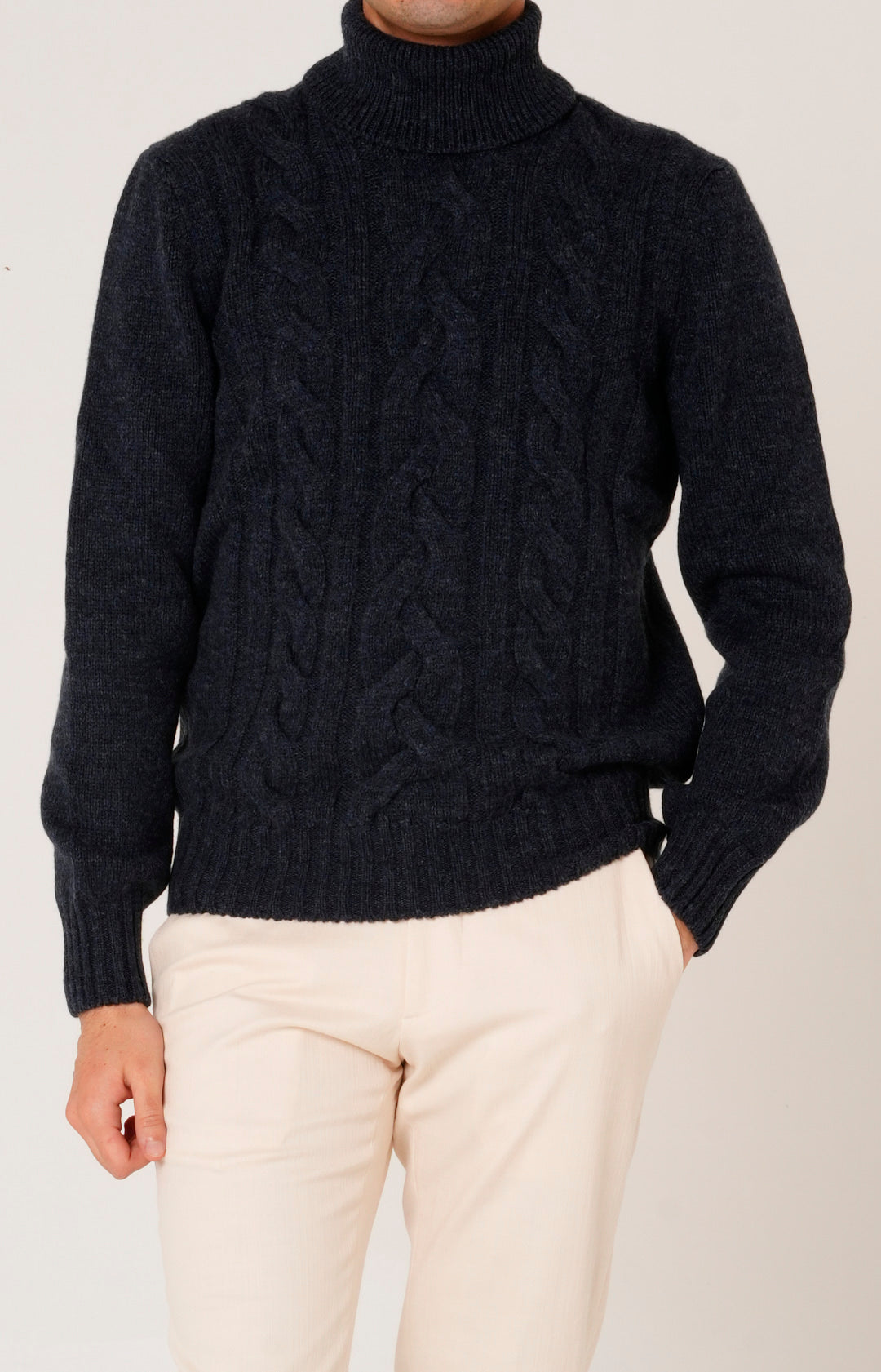 Dolcevita in lana a trecce