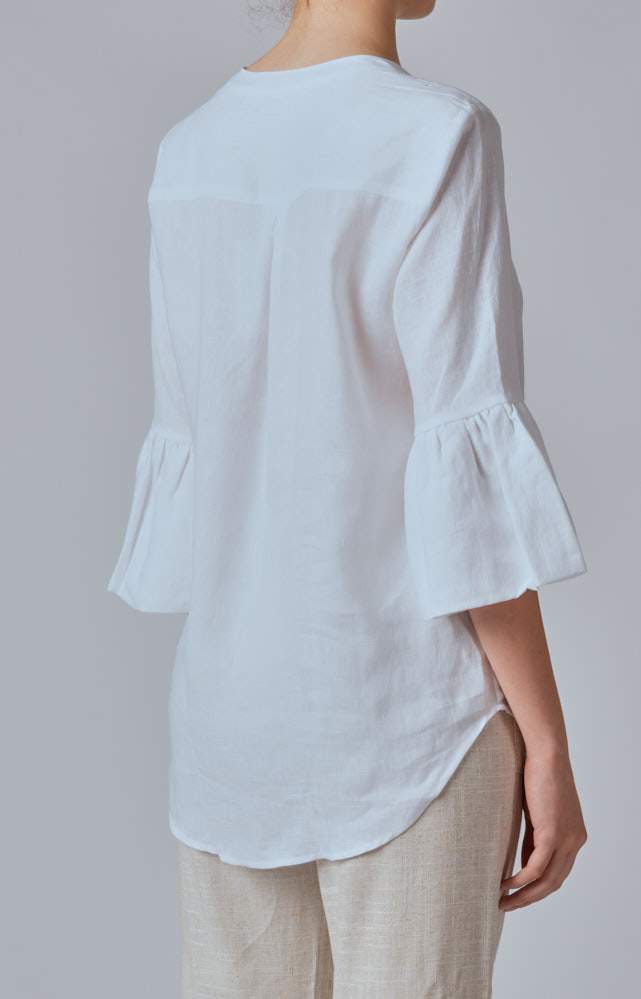 Camicia in lino con manica volant