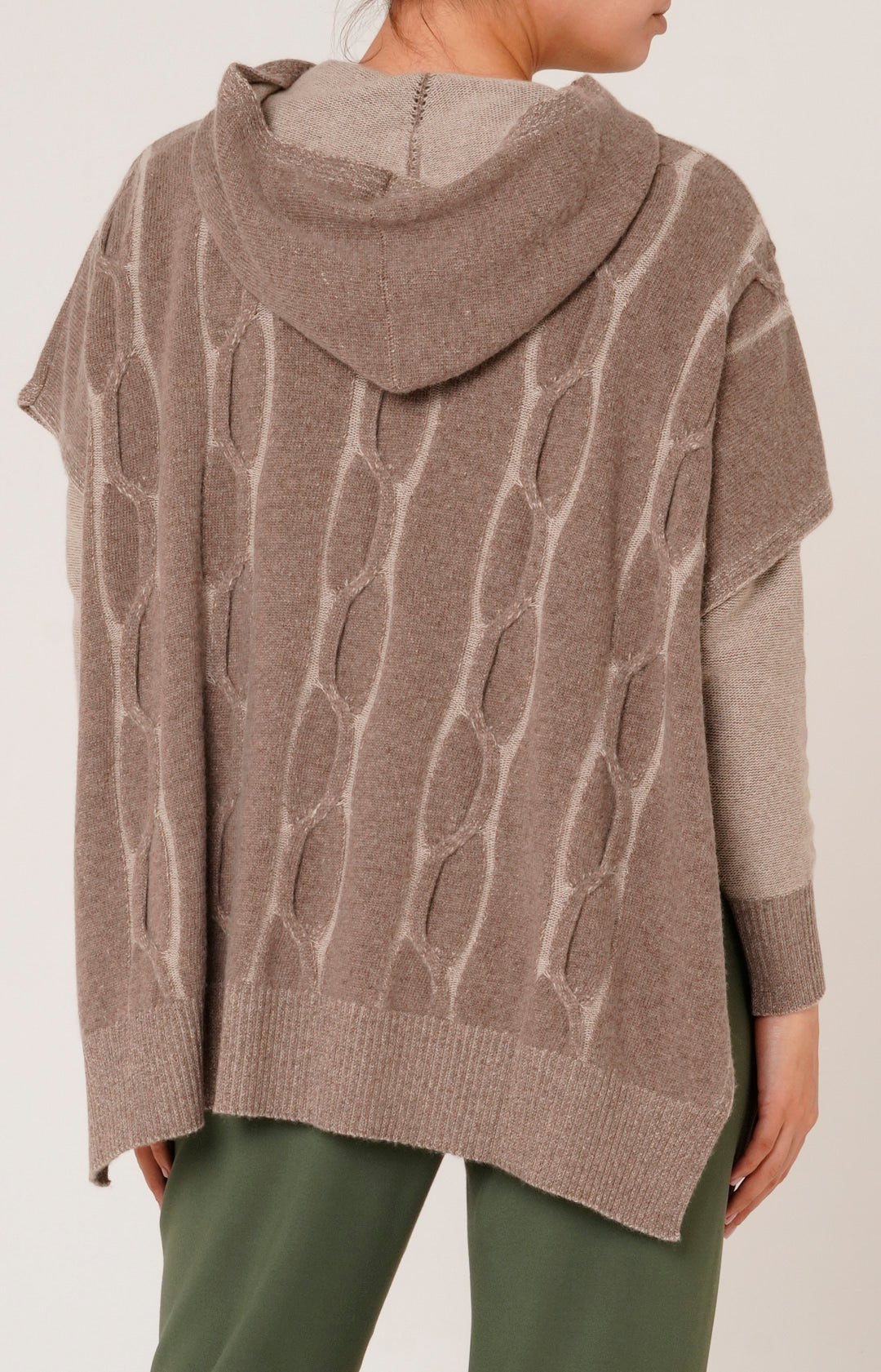 Mantella in lana e cashmere con cappuccio