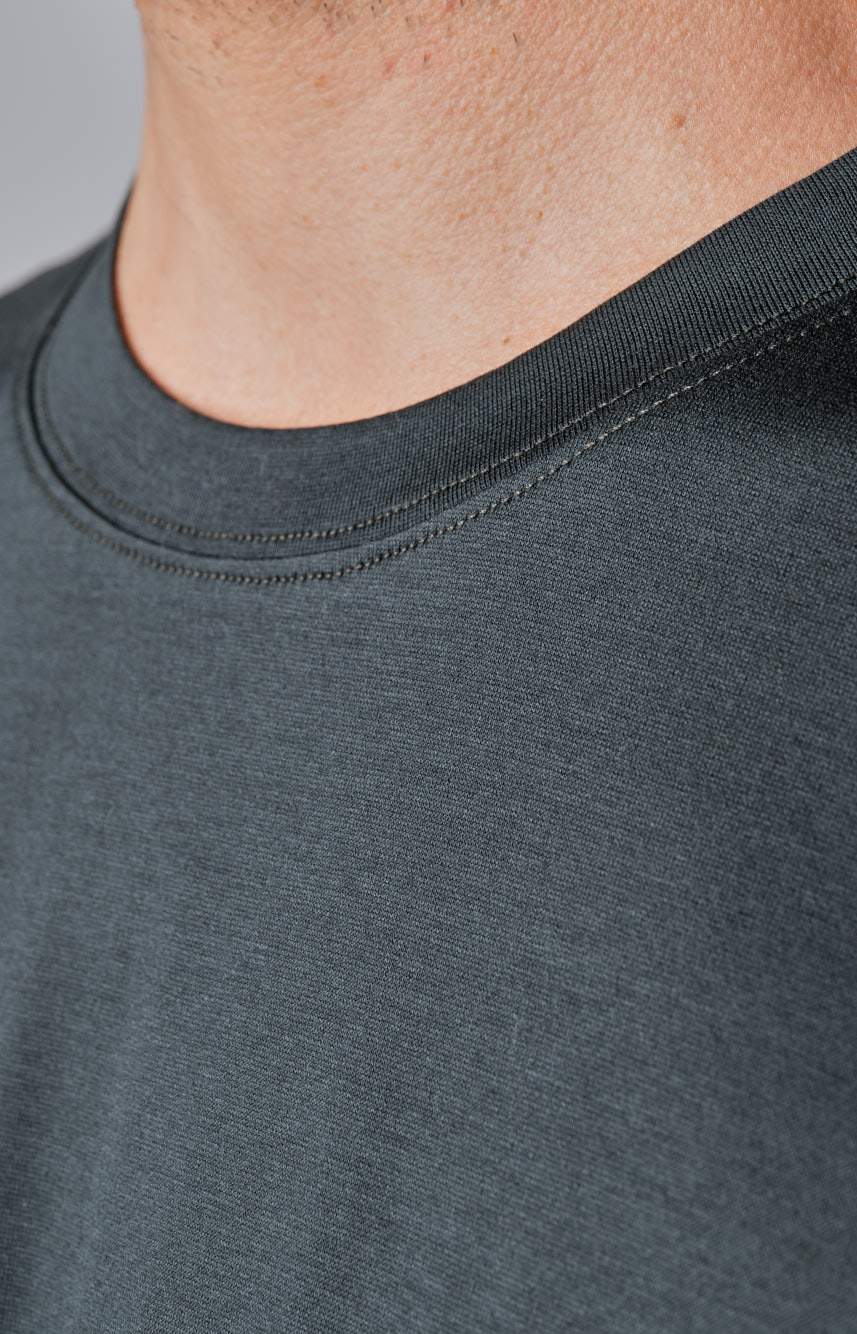 Short-sleeved T-shirt in ultra-light Scottish yarn