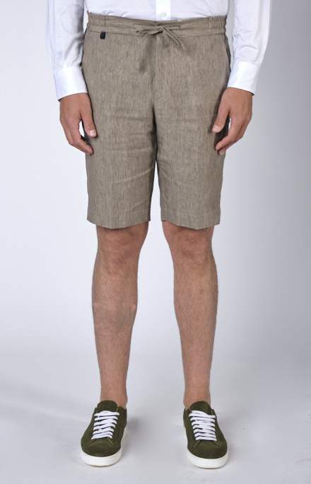 “Leisure fit” linen Bermuda shorts