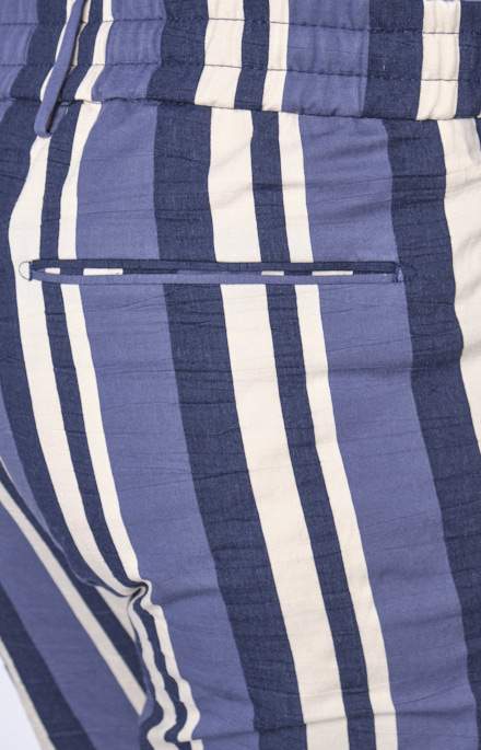 Pantalone “Leisure Fit” rigato