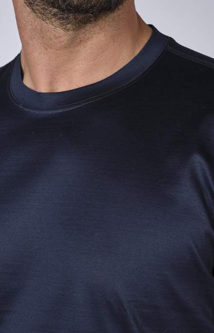 Short-sleeved T-shirt in ultra-light Scottish yarn