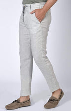 “Leisure Fit” linen trousers