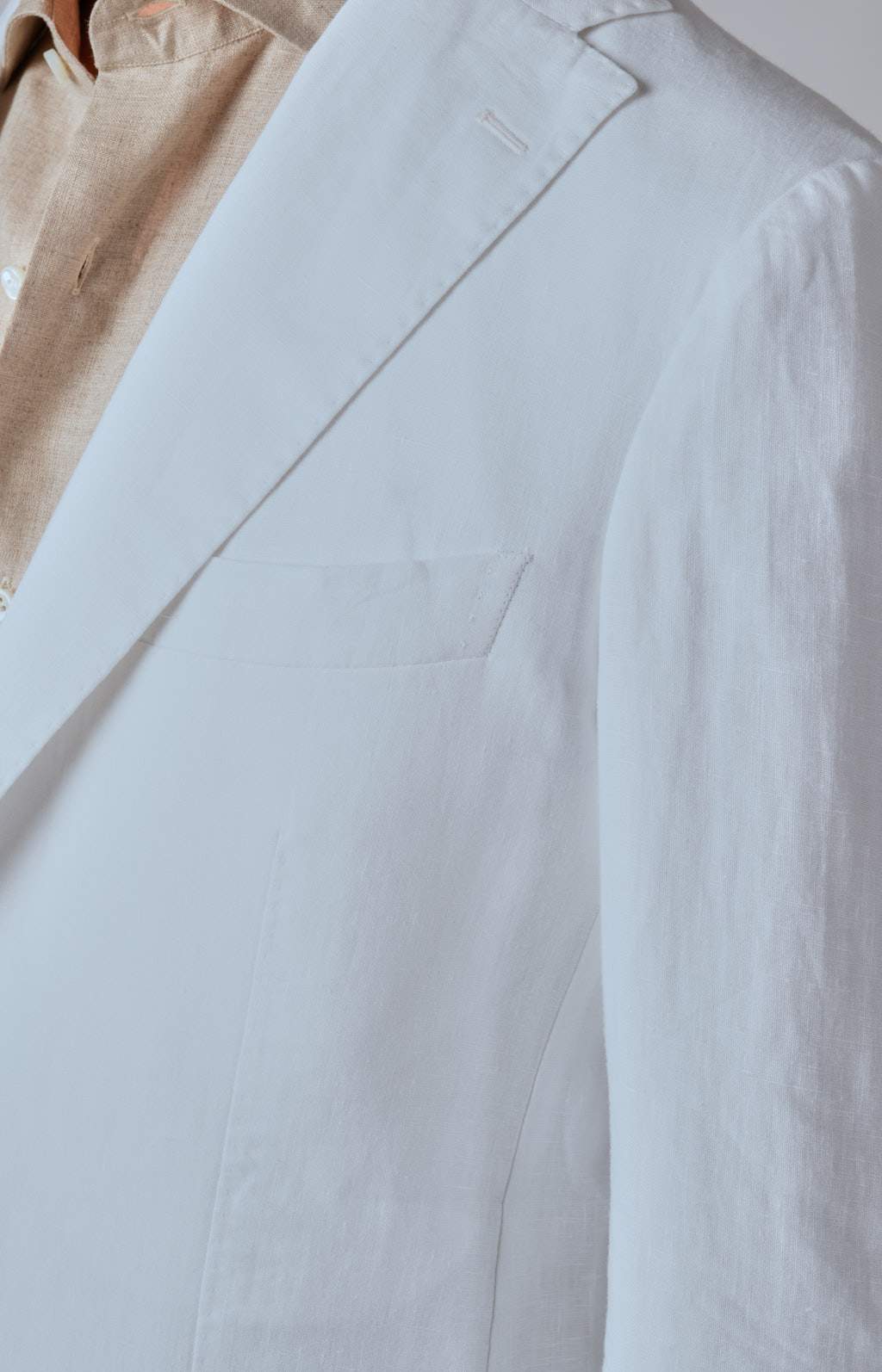 Linen suit with "leisure fit" trousers