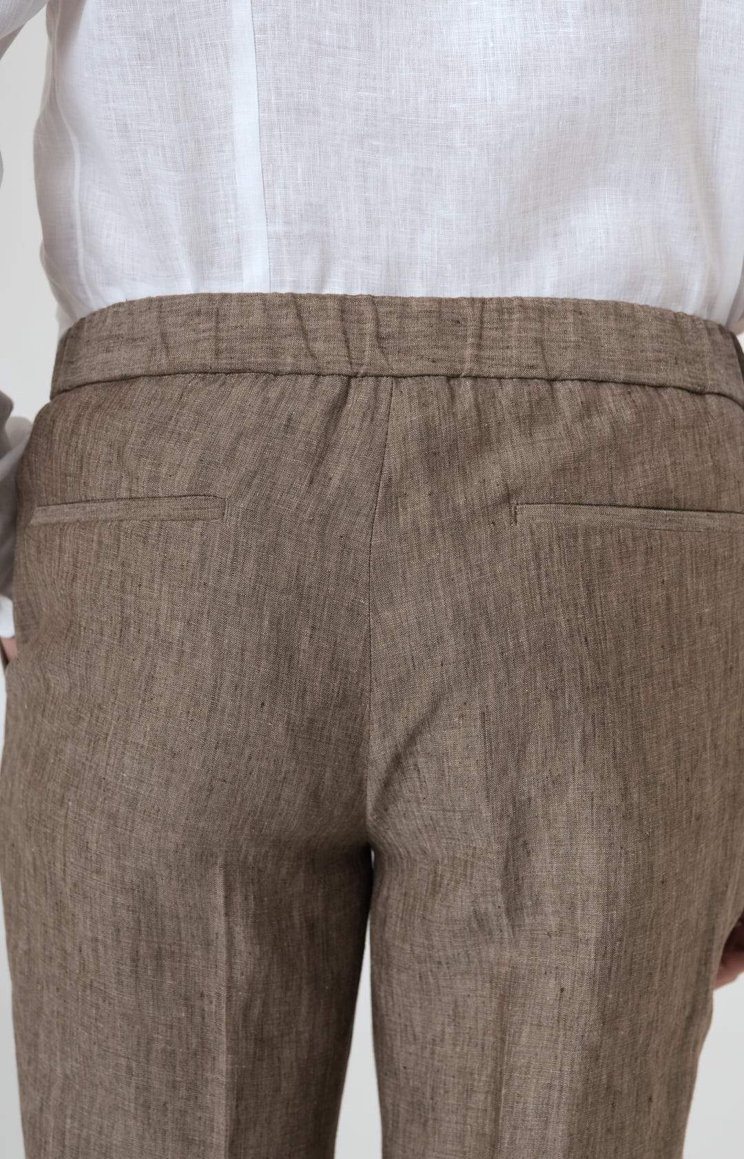 Linen suit with "leisure fit" trousers