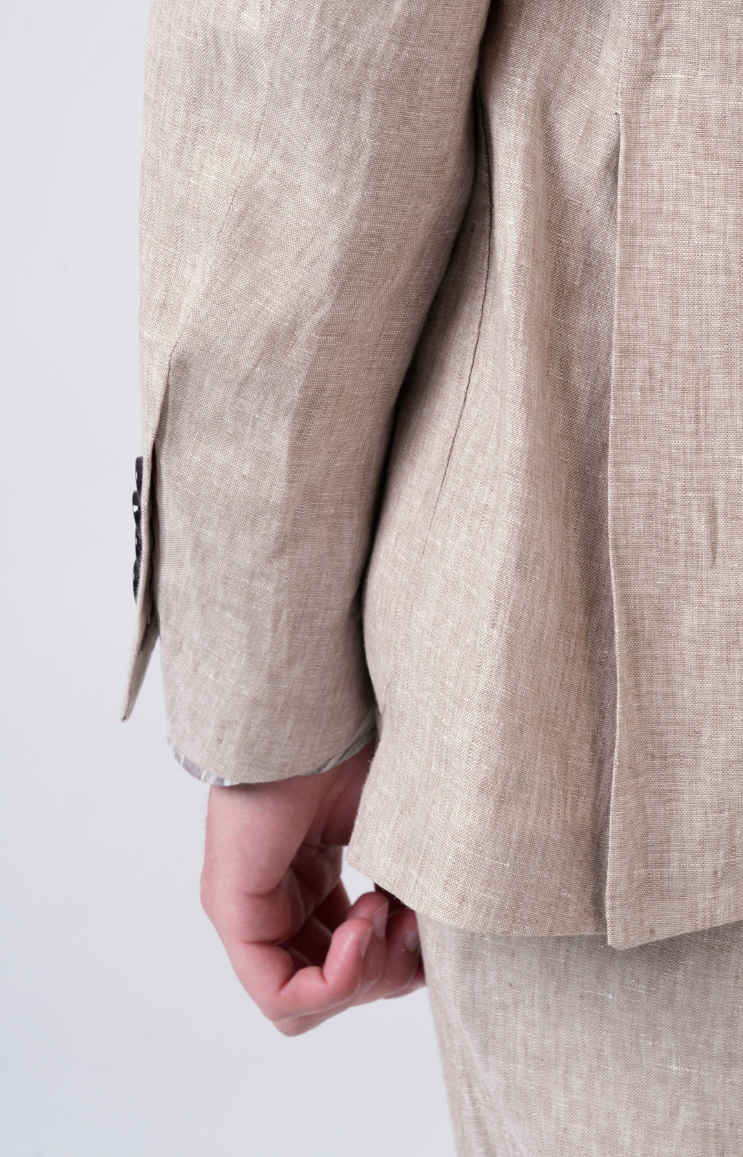 Linen suit with "leisure fit" trousers