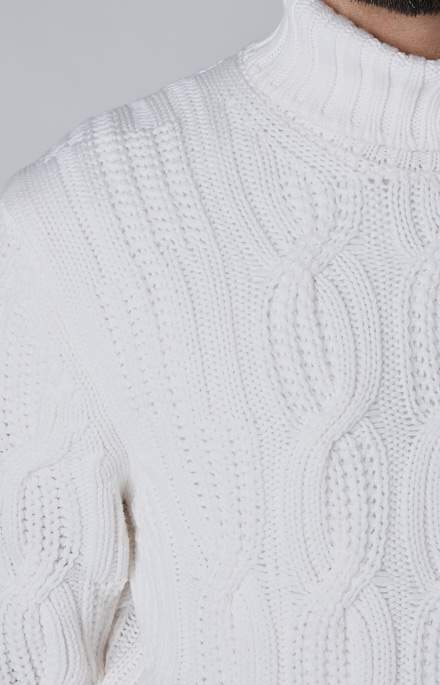 Dolcevita in lana e cashmere a trecce