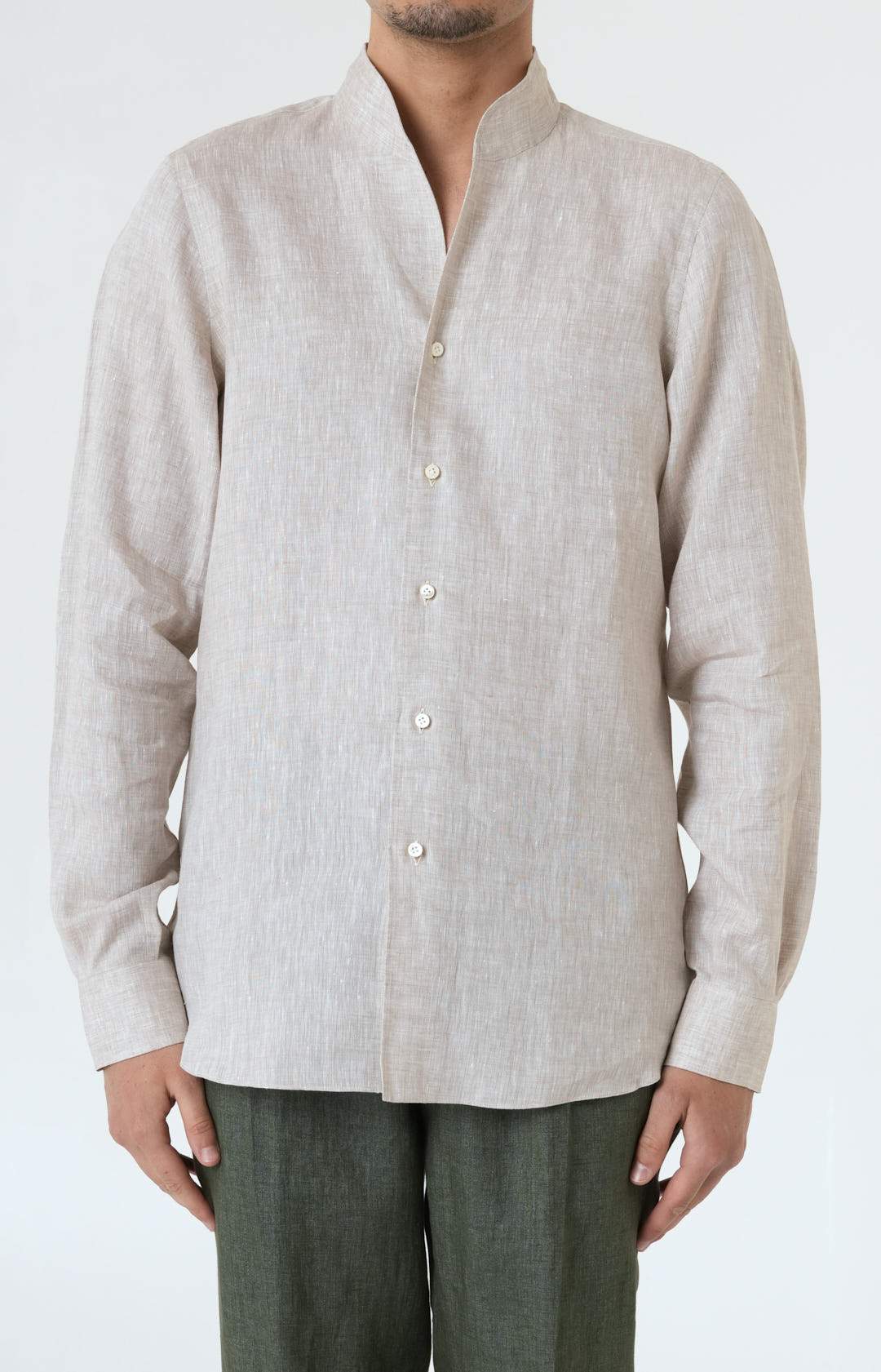 Camicia in puro lino con collo tulipano