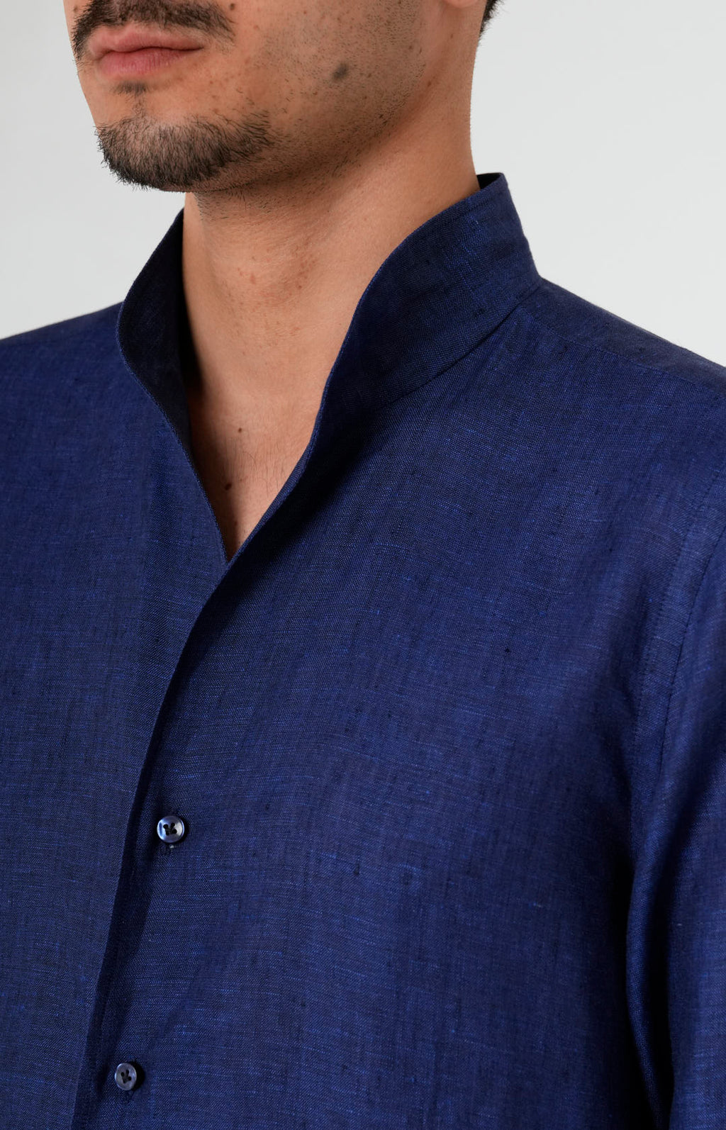 Pure linen shirt with tulip collar