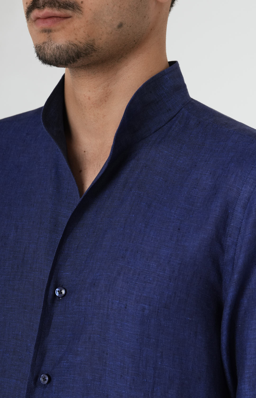 Pure linen shirt with tulip collar
