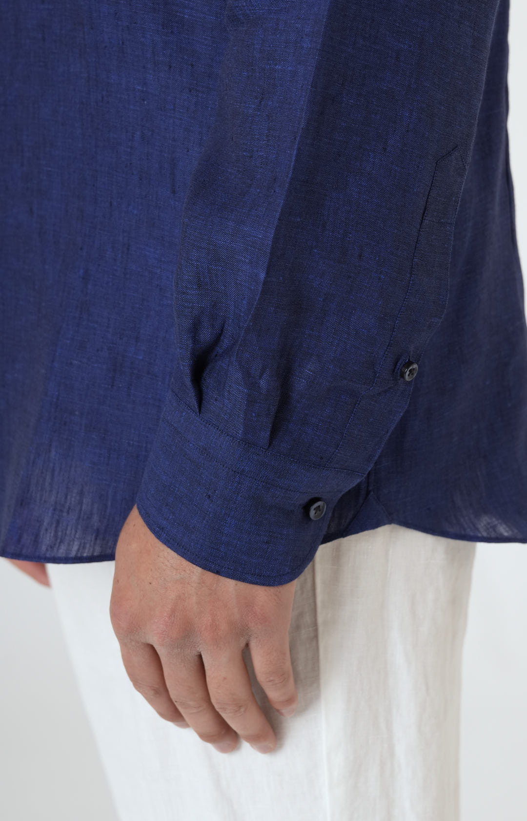 Pure linen shirt with tulip collar