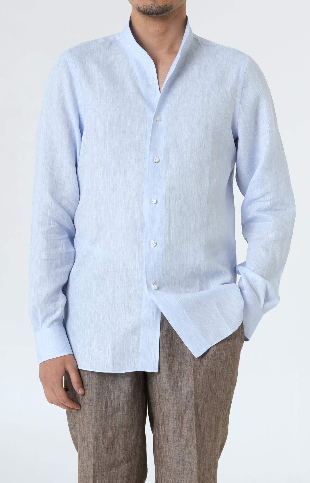 Camicia in puro lino con collo tulipano