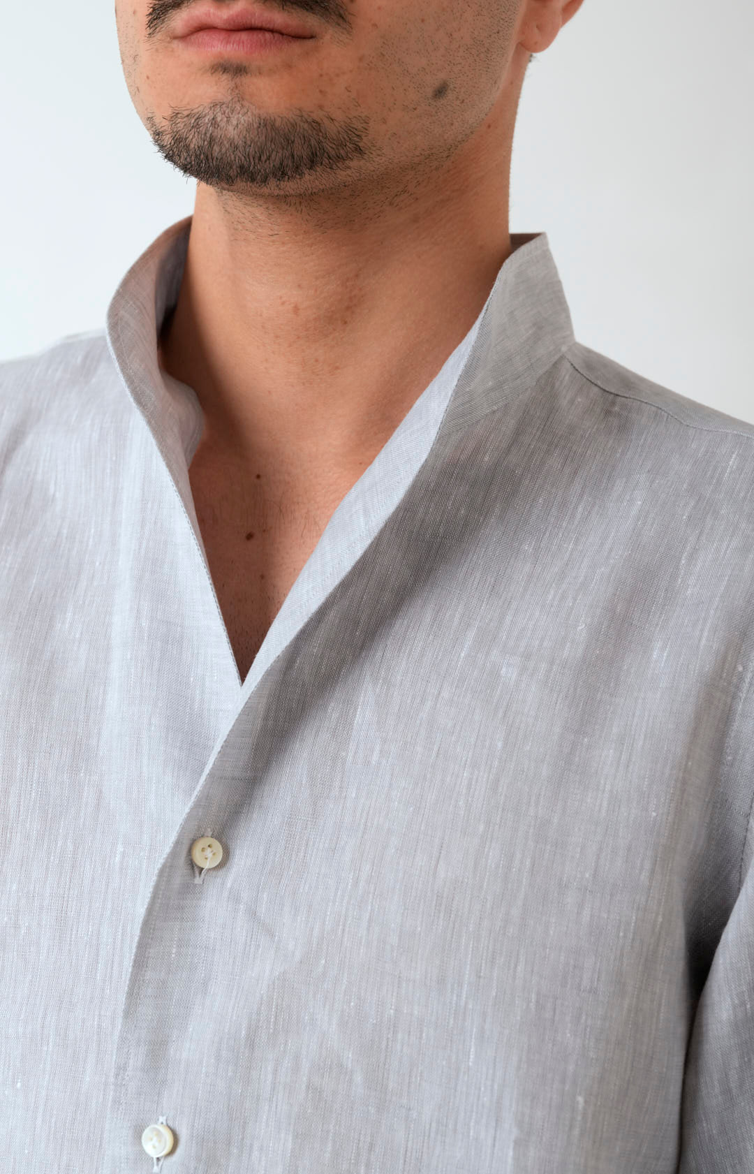Pure linen shirt with tulip collar