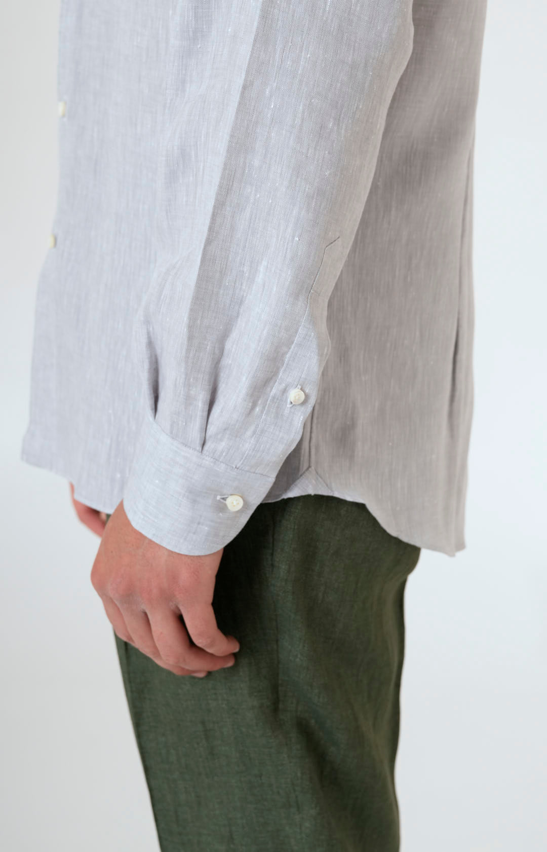 Pure linen shirt with tulip collar