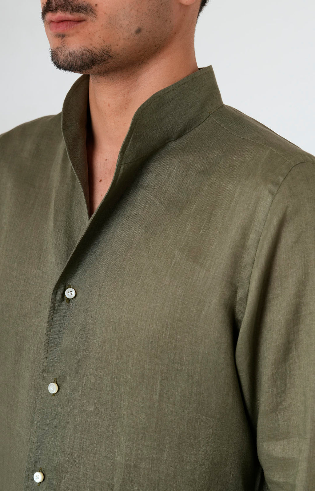 Pure linen shirt with tulip collar
