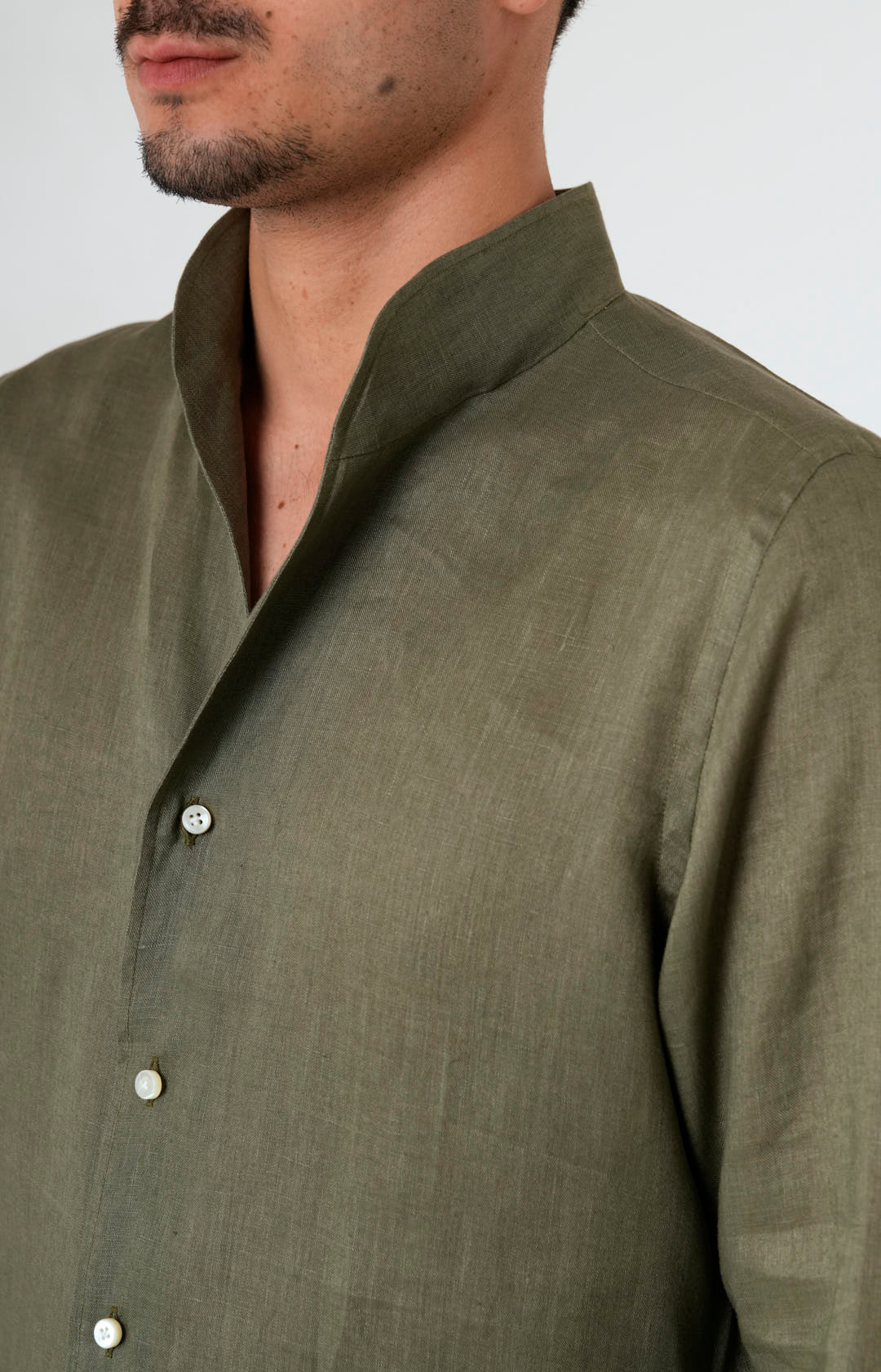 Pure linen shirt with tulip collar