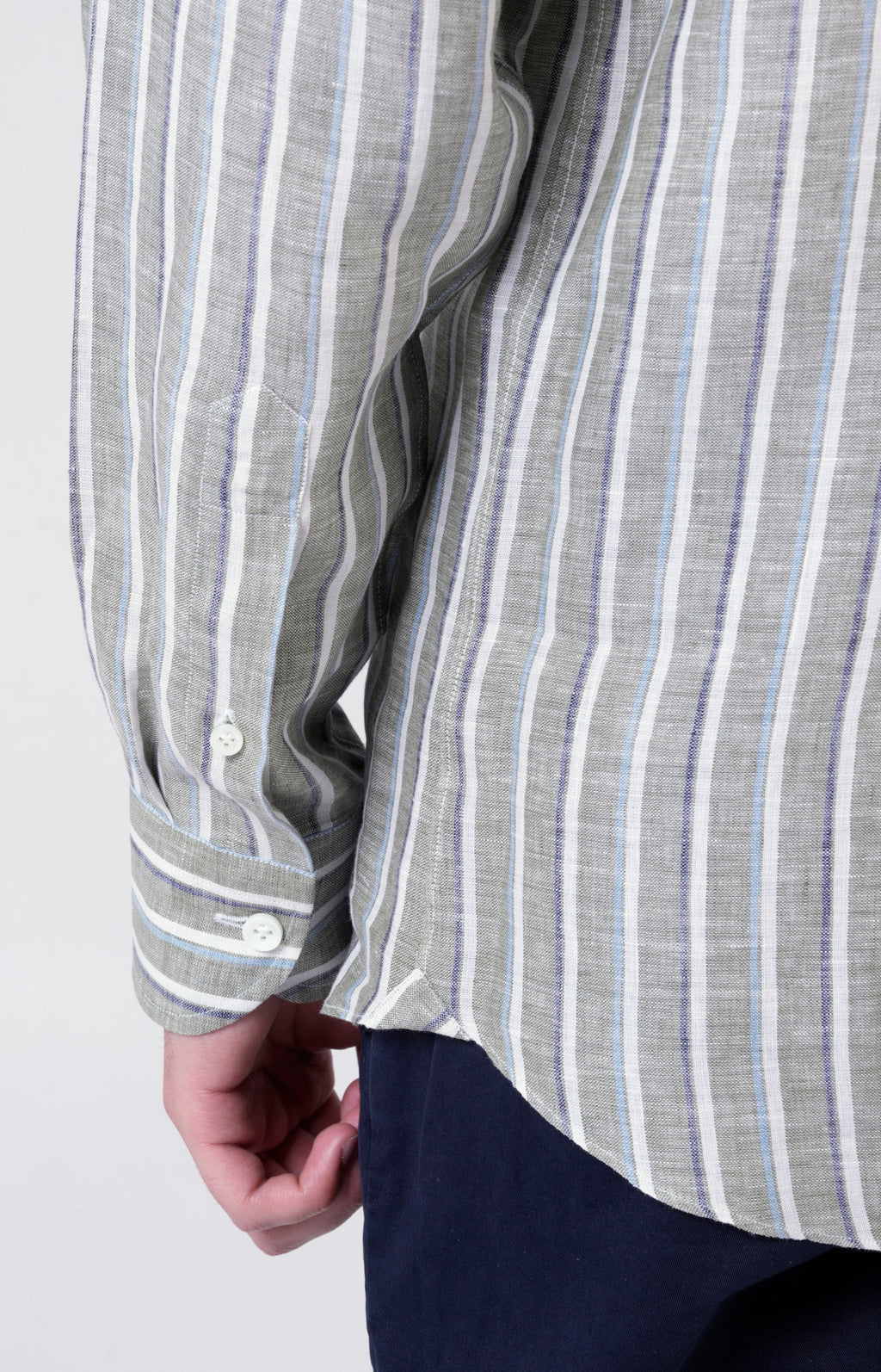 Camicia in lino rigato con collo francese