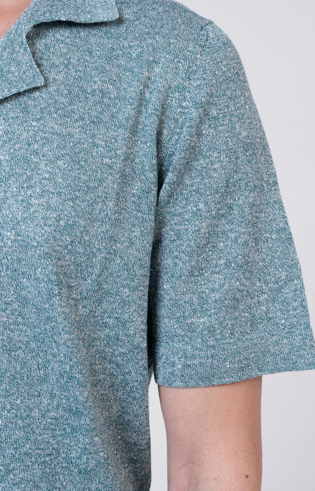 Short-sleeved shirt in linen and cotton knit