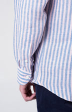 Camicia in lino rigato con collo francese