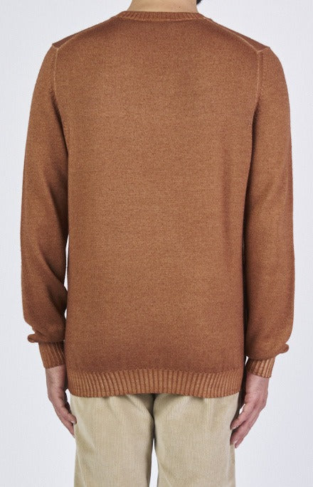 Crew neck in washed wool