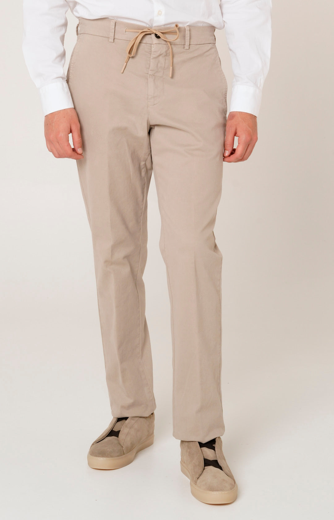 "Leisure Fit" trousers in stretch gabardine