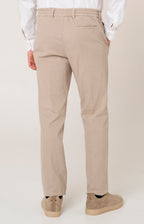 "Leisure Fit" trousers in stretch gabardine
