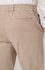 "Leisure Fit" trousers in stretch gabardine