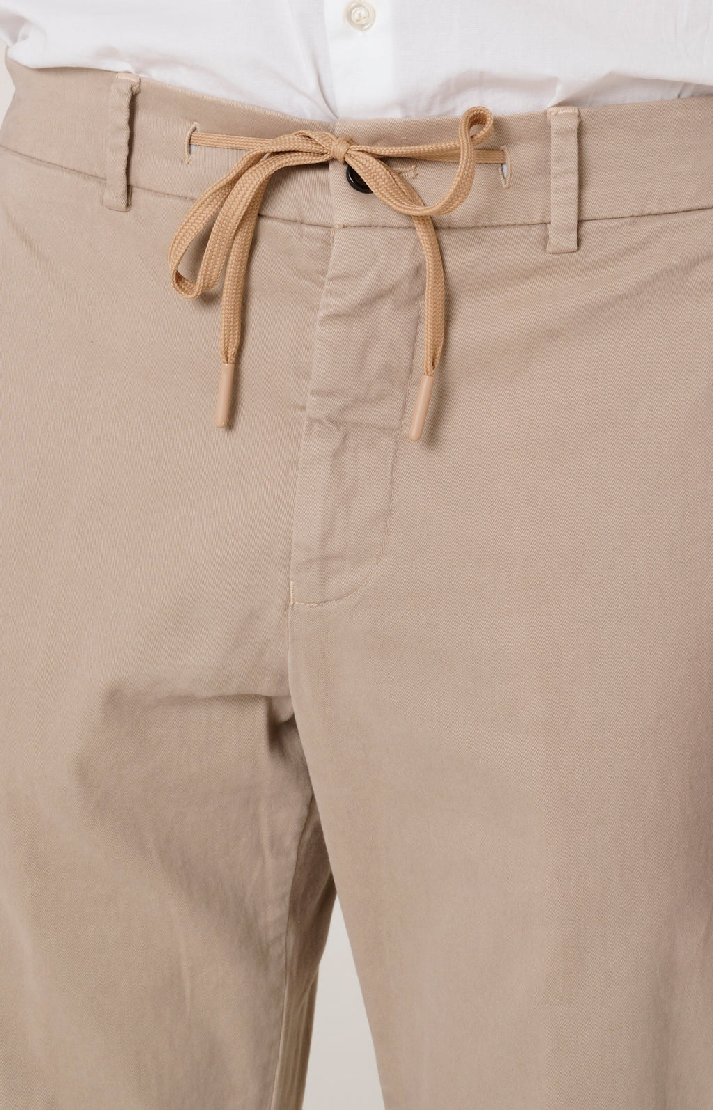 "Leisure Fit" trousers in stretch gabardine