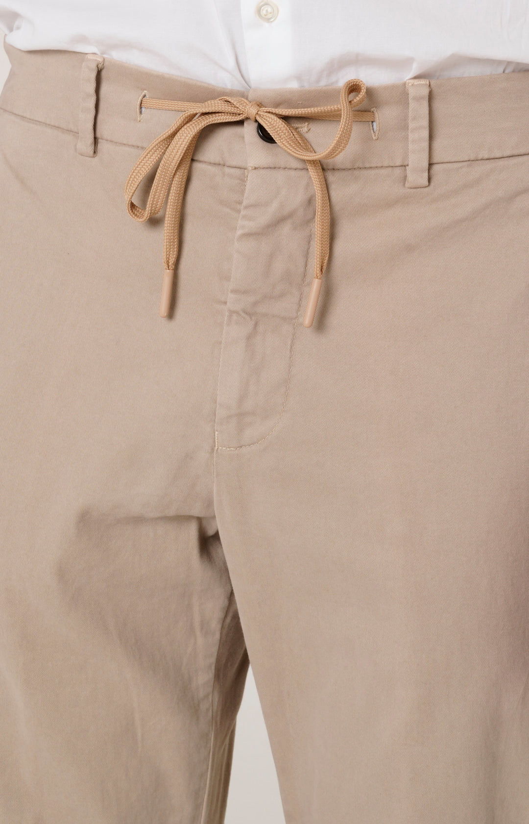 "Leisure Fit" trousers in stretch gabardine