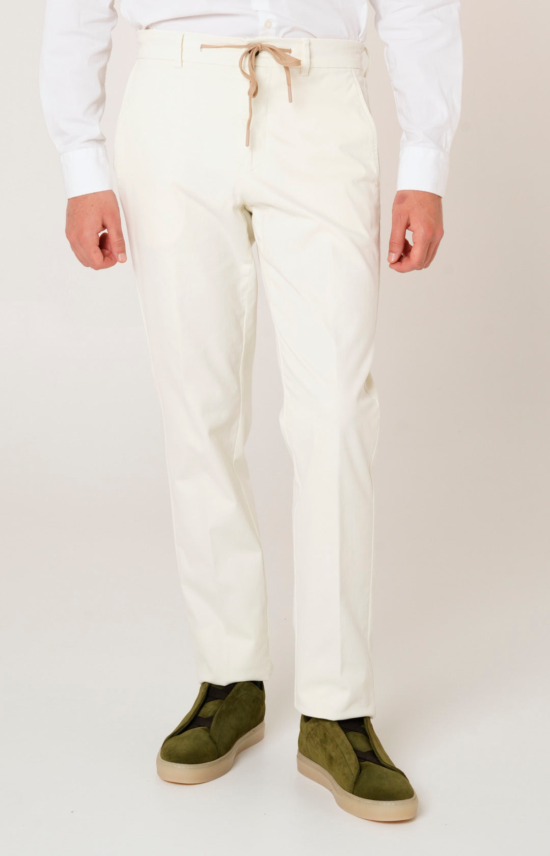 "Leisure Fit" trousers in stretch gabardine