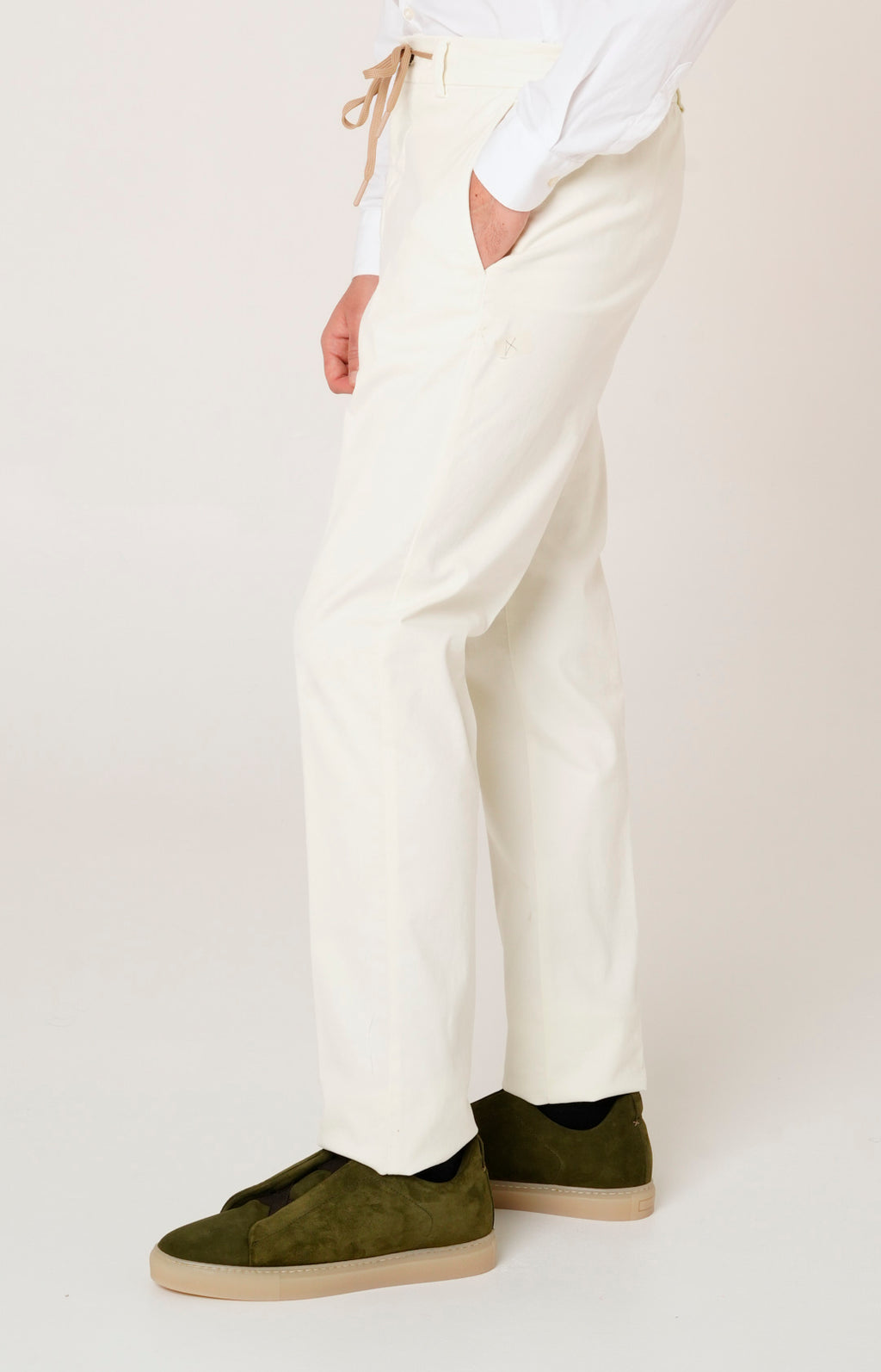 "Leisure Fit" trousers in stretch gabardine