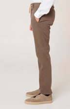 "Leisure Fit" trousers in stretch gabardine