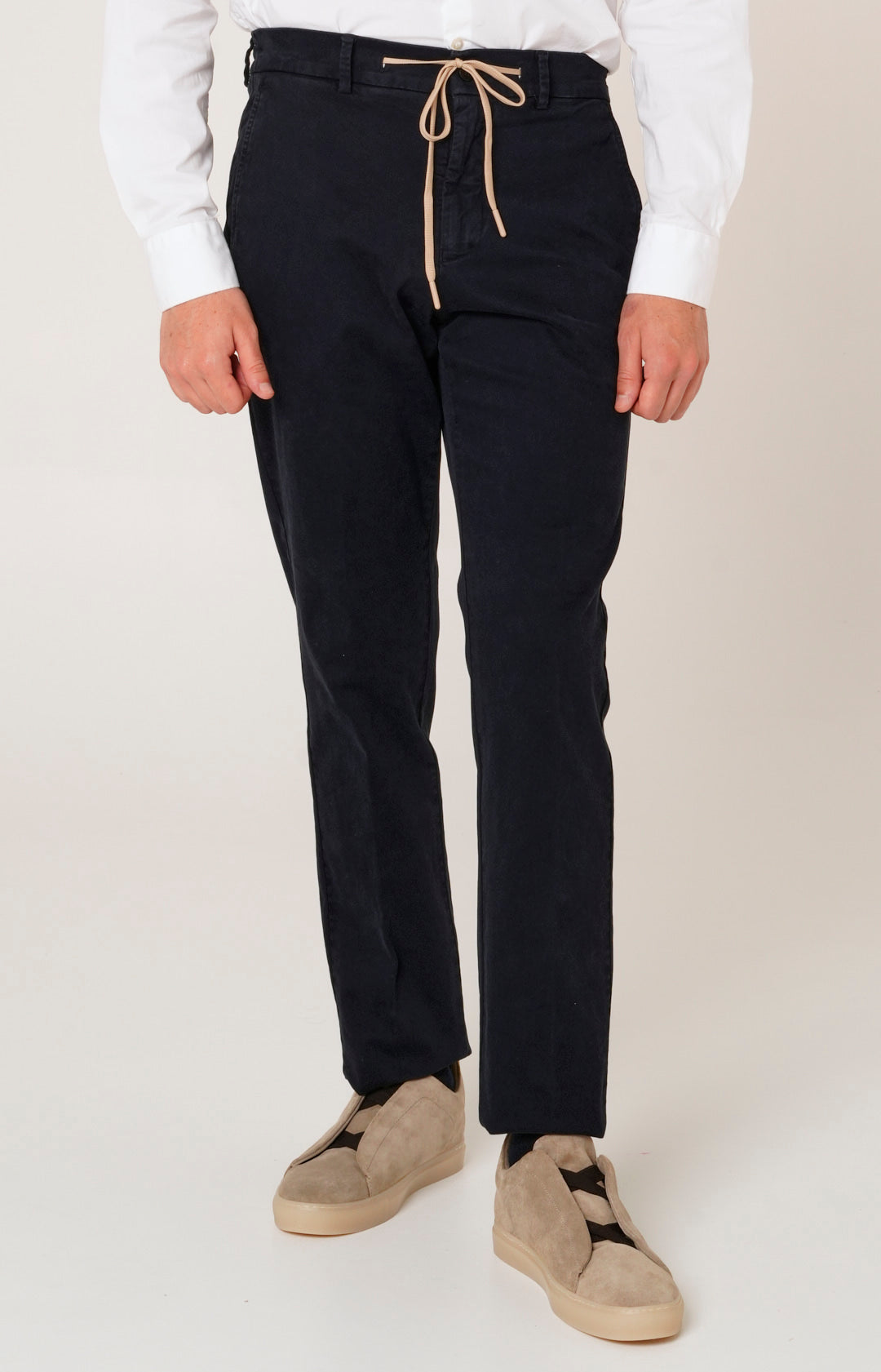 "Leisure Fit" trousers in stretch gabardine