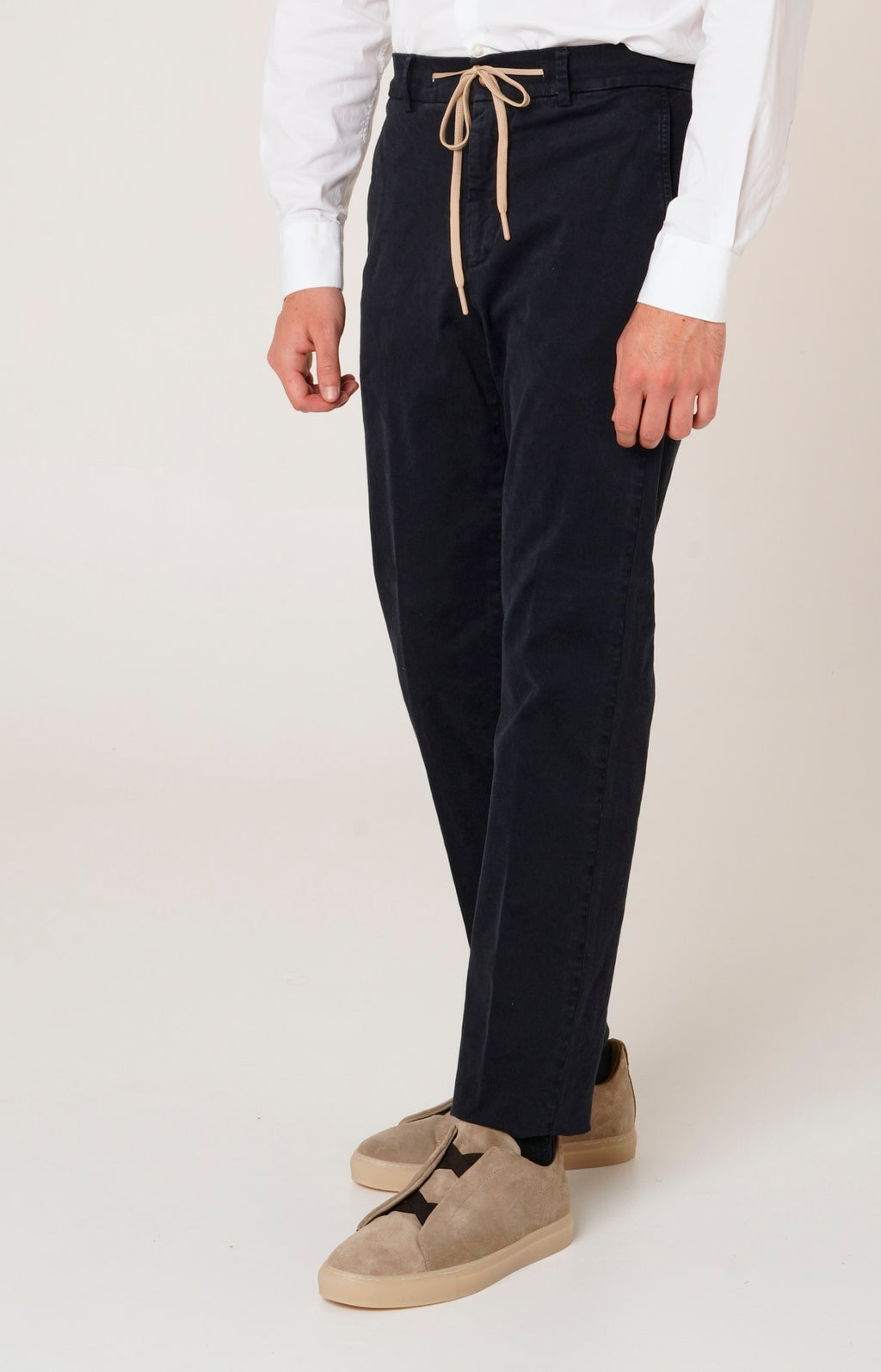 "Leisure Fit" trousers in stretch gabardine