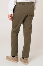 "Leisure Fit" trousers in stretch gabardine