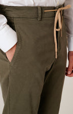"Leisure Fit" trousers in stretch gabardine