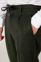 Pantalone "Leisure Fit" in flanella con pinces