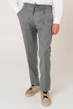 Pantalone "Leisure Fit" in flanella con pinces