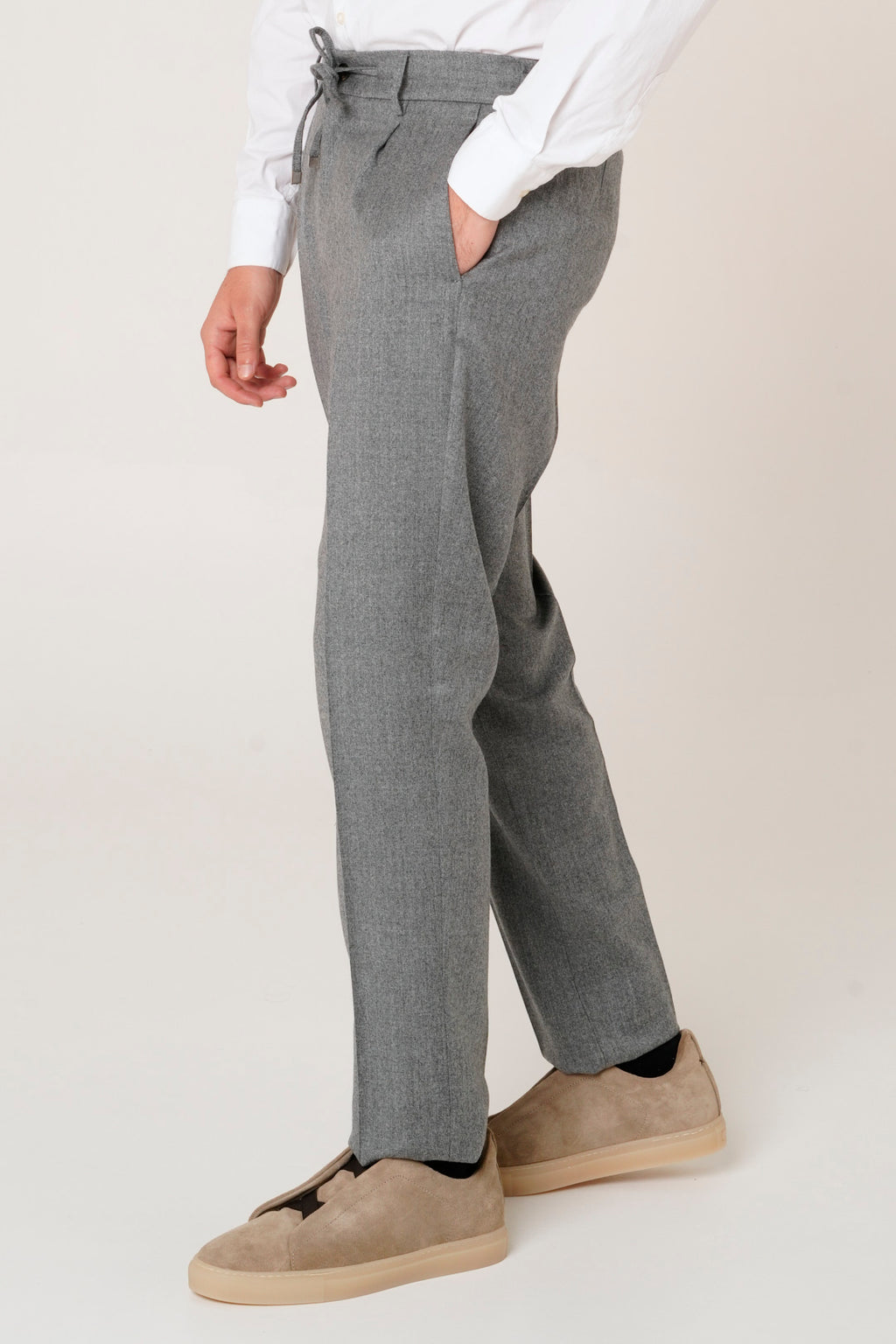 Pantalone "Leisure Fit" in flanella con pinces