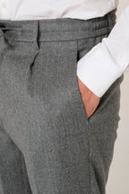 Pantalone "Leisure Fit" in flanella con pinces