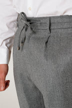 Pantalone "Leisure Fit" in flanella con pinces