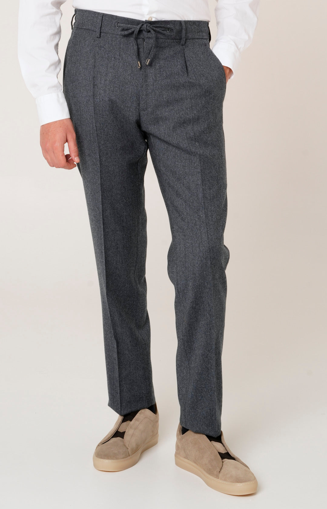Pantalone "Leisure Fit" in flanella con pinces