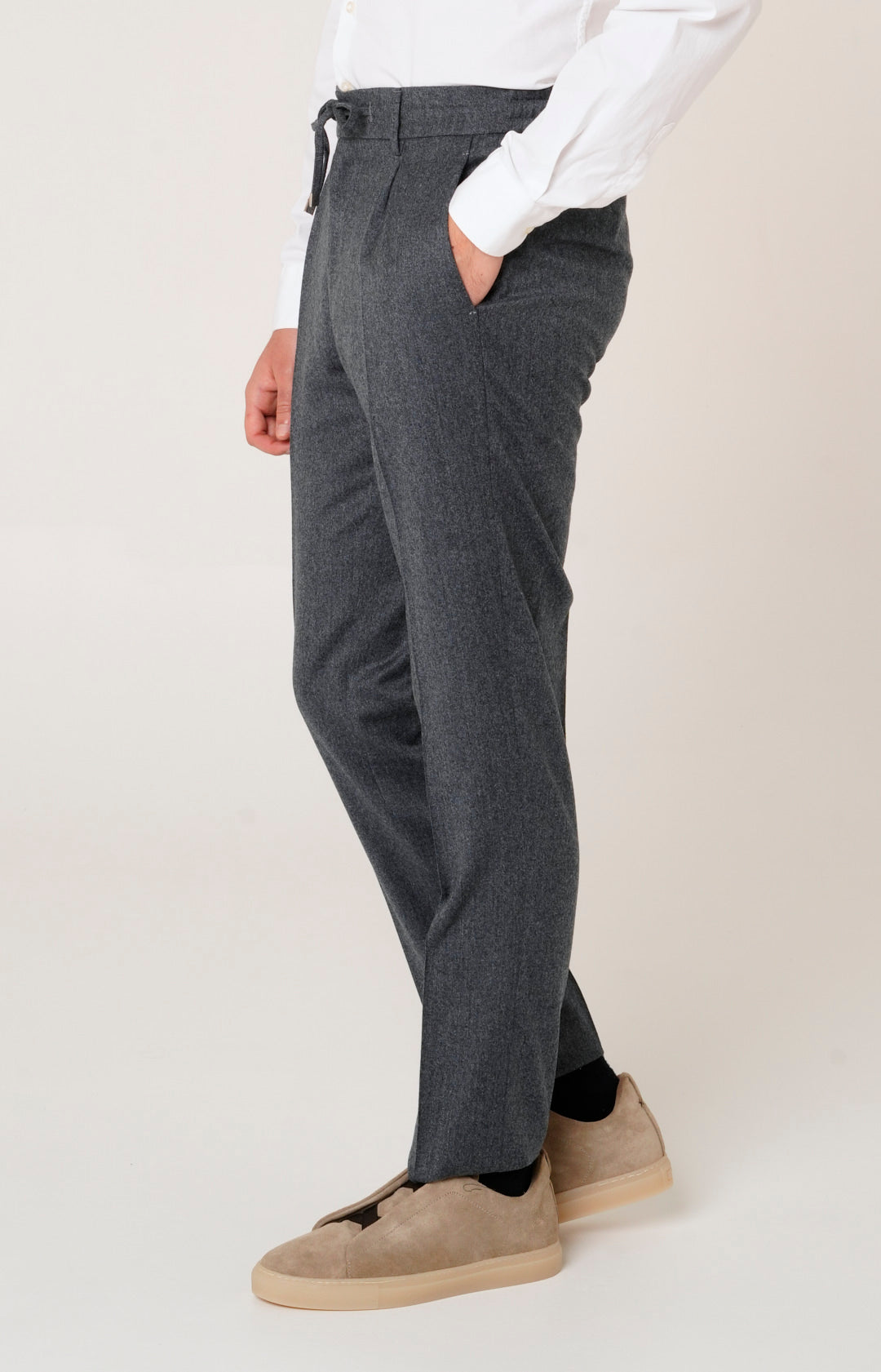 Pantalone "Leisure Fit" in flanella con pinces