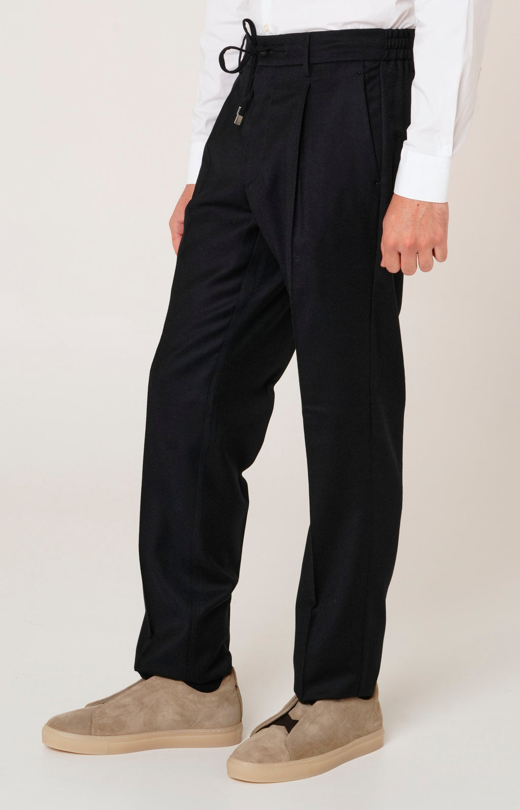 Pantalone "Leisure Fit" in flanella con pinces