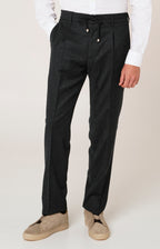 Pantalone "Leisure Fit" in flanella con pinces